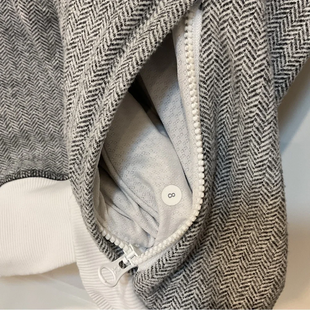 lululemon Be Present Jacket Heathered Herringbone Size 8, EUC